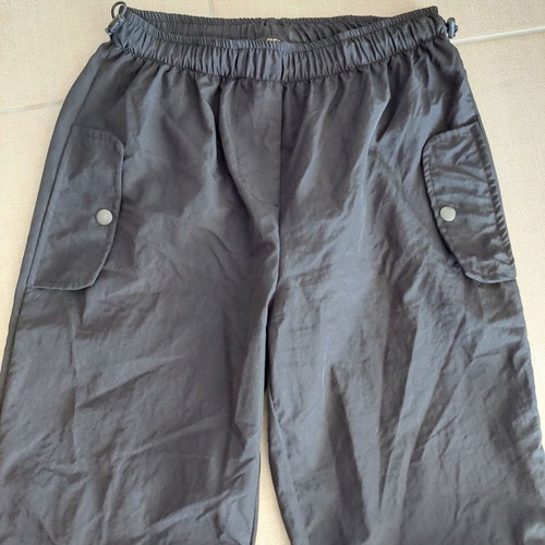 Reline cargo black pants used with elastic waist and ankles