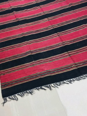 Handwoven loom rug 160x200 like new