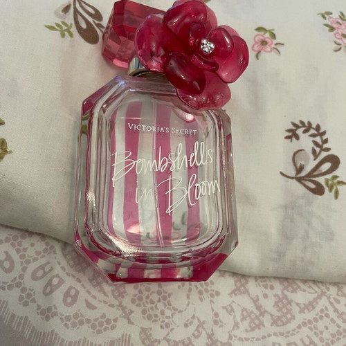 Bombshell in Bloom Victoria Secret empty bottle like new
