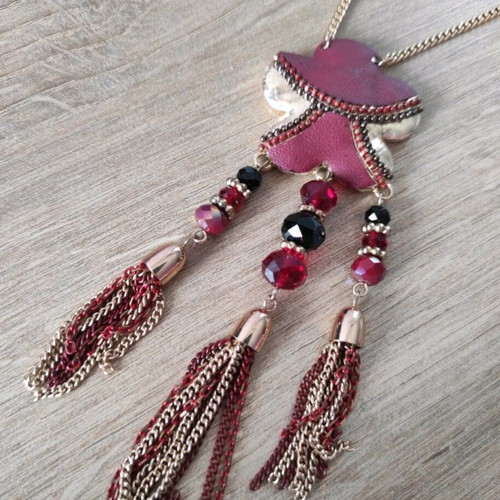 Long double necklace like new with unique design and beads