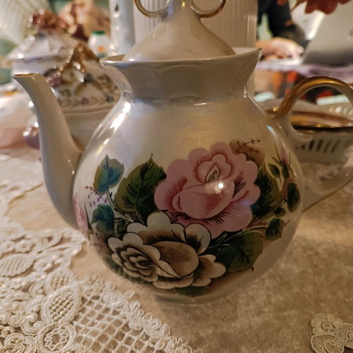 Vintage teapot like new