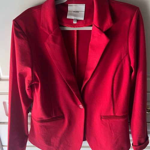 ICHI red jacket like new, size XL