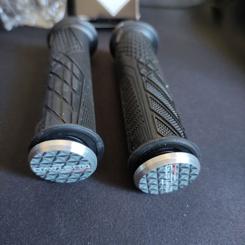 MTB Gustavo Bicycle Handlebar Grips new in packaging