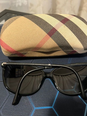 Burberry sunglasses like new