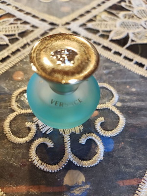 Versace Dylan Turquoise Pour Femme Eau de Toilette mini perfume like new