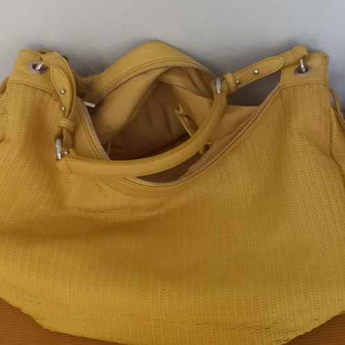 Tosca Blu large leather shoulder bag like new, yellow