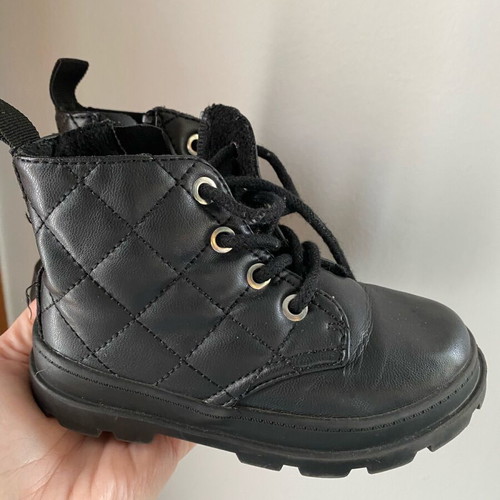 H&M kids boots size 24 like new, black