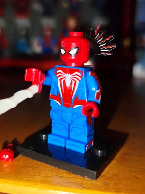 Spider-Man Peter Parker (Advanced Suit) σαν καινούργιο με εξαρτήματα