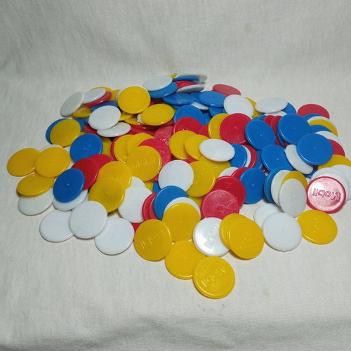 Mobil poker chip set of 200 from the 1970s like new