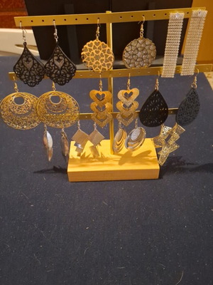 Earrings set with stand new, gold and silver colors