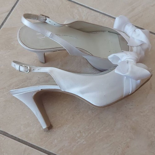 Mourtzi white wedding heels size 38 used