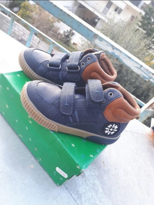Children's athletic shoes almost unused, size 29, blue