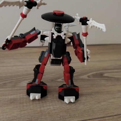 LEGO Ninjago Lloyd’s Mech Battle EVO set, 223 pieces