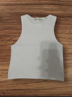 Crop top Pull & Bear white like new, size S