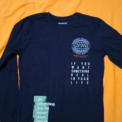 Long-sleeve black T-shirt for boys, size 146 cm