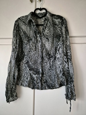 Marks & Spencer thin shirt like new, black and white, size L