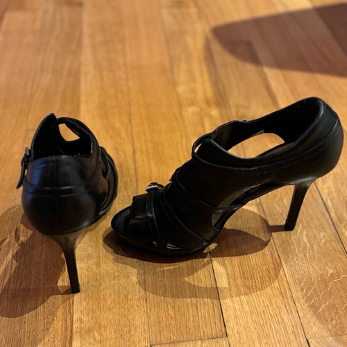 Zara Black 12-Point Heeled Sandals Like New