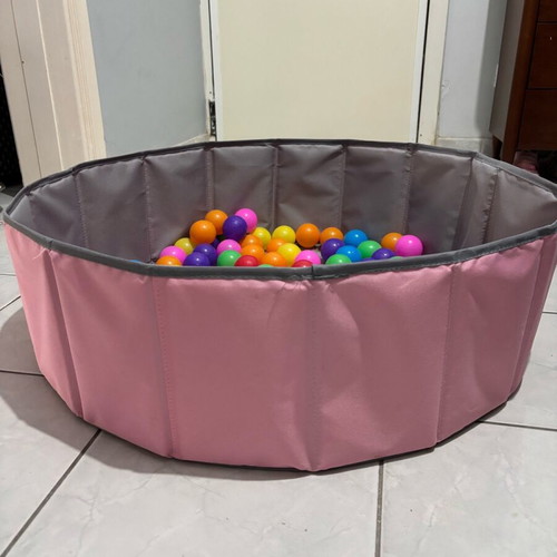 Play Pool with Plastic Balls new