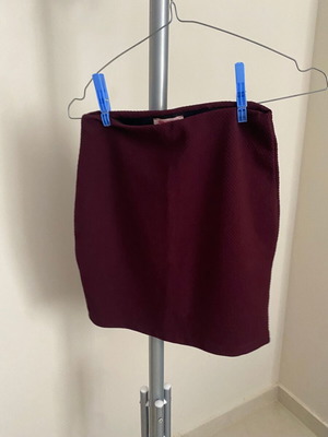 Burgundy bodycon mini skirt Pink Woman size M like new