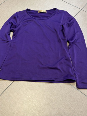 Women's purple blouse size S with small stitch cut