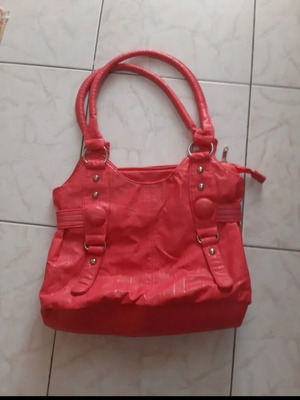 Pink shoulder bag like new with large capacity