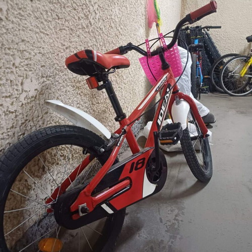 BMX bike 18" red for children, used with training wheels and basket