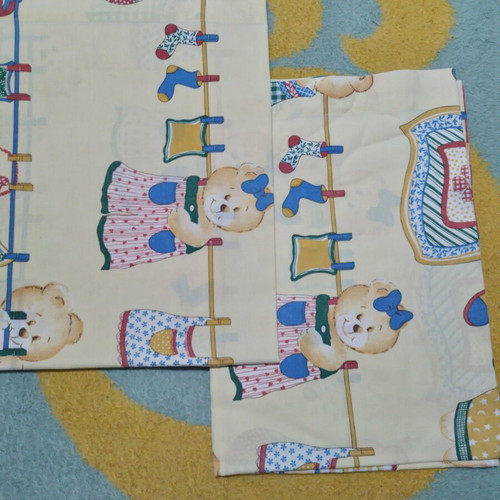Children's bedding set of 2 sheets like new