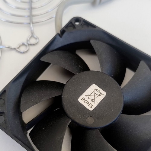 80mm USB computer fan like new with 2 grills