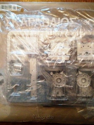 Scarab (Hachette) Issue 08 new with sealed parts