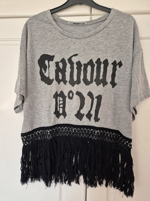 Short-sleeve T-shirt with fringes Iso like new, black and gray