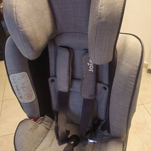 Joie Stages car seat with Isofix base like new