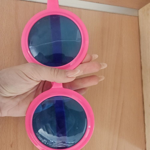 Fake glasses used, large plastic