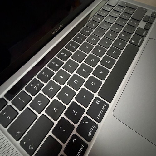 MacBook Pro M1 16GB 512GB with TouchBar and Magic Mouse 2 like new