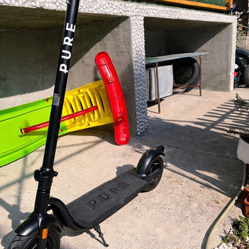 Pure electric scooter like new, 500W, waterproof, foldable