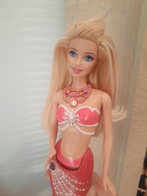 Barbie The Pearl Princess Lumina mermaid doll with transforming tail (2014)