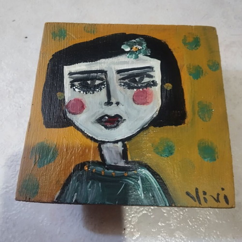 Decorative wooden paintings and canvas set like new