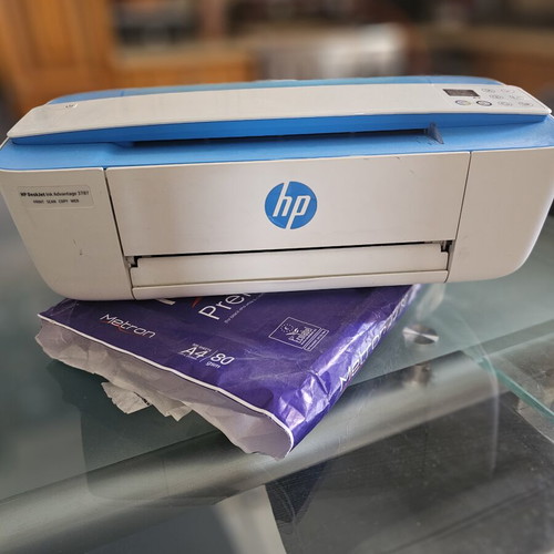 HP printer like new with 2 original inks and A4 paper