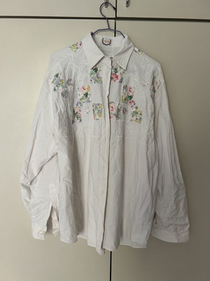 Vintage Tasd Shirt like new, white multicolor, sizes L XL