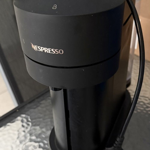 Nespresso Vertuo coffee machine like new