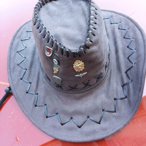 Hat brown XL with 8 pins like new