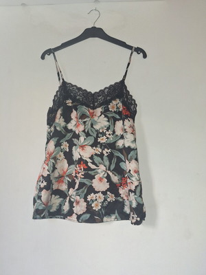 Floral pajama with lace like new, Tezenis, size S
