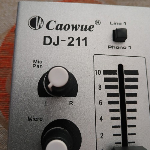 Caowue DJ-211 mixer like new with power supply