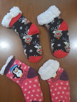 Winter socks used, two pairs with grips and fleece lining for kids 7-9 years