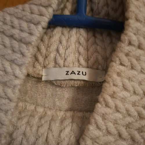 Zazu knitted set like new, beige mini skirt and top