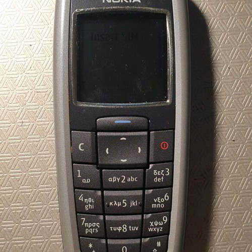 Nokia 2600 like new, gray with charger