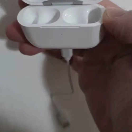 Wireless Bluetooth Earbuds new with case and charger gift