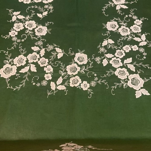 Silk Tablecloth emerald green 1.75x1.30 m set with 6 napkins like new
