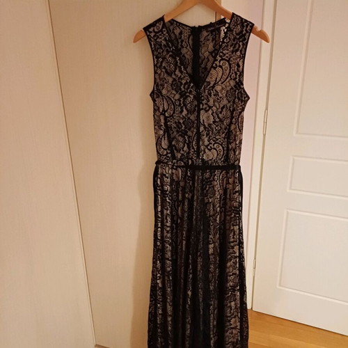 Lynne maxi evening dress black like new with lace
