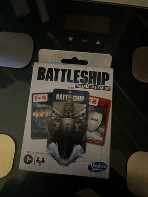 Battleship card game like new