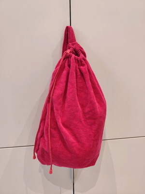 2-in-1 Beach Bag and Towel like new, fuchsia